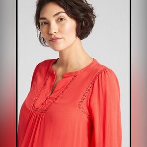GAP size XS women’s maternity crinkle lace-trim top hula red orange v-neck NWT